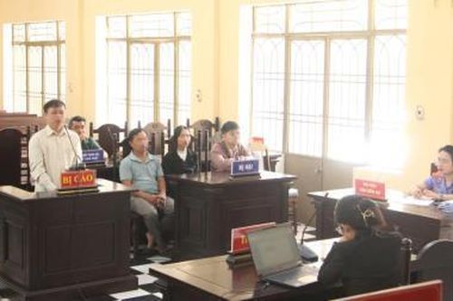 Thừa nước đục thả câu!