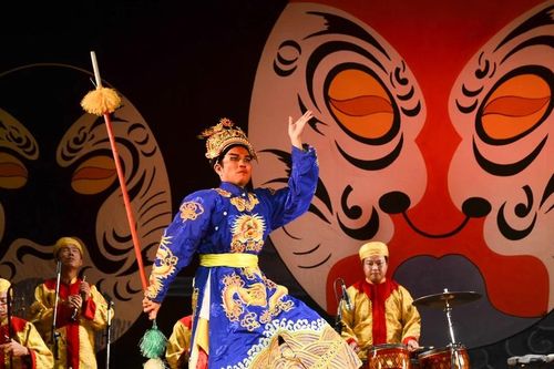 Cần nhiều 'Chạm' hơn nữa