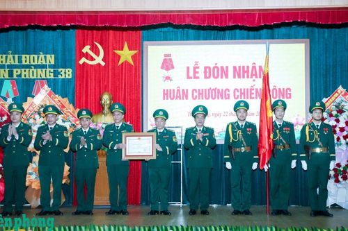 Hải đoàn Biên phòng 38 đón nhận Huân chương Chiến công hạng Nhì