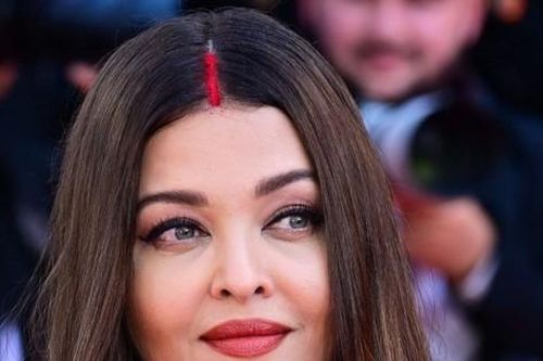 Hoa hậu đẹp nhất mọi thời đại trên thảm đỏ Cannes