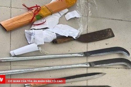 Phát hiện nhiều hung khí trong cơ sở cầm đồ không phép