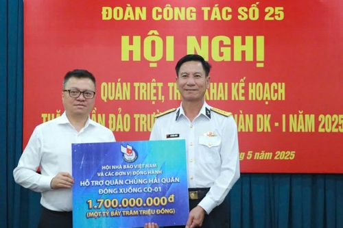 100 lãnh đạo, phóng viên cơ quan báo chí thăm huyện đảo Trường Sa, nhà giàn DK1