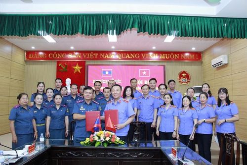 VKSND tỉnh Sơn La và VKSND tỉnh Luông Pha Bang trao đổi kinh nghiệm đấu tranh phòng, chống tội phạm qua biên giới