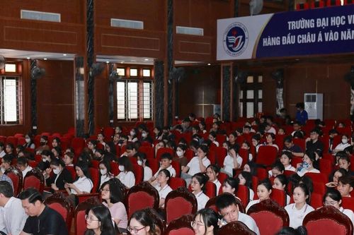 Sở Công Thương đồng hành cùng sinh viên trong tiếp cận kinh tế số
