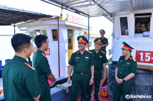 Kiểm tra công tác đăng kiểm tàu, xe quân sự đang khai thác sử dụng tại Nghệ An