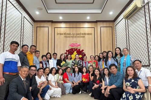 Kiều bào TP Hồ Chí Minh ôn lại lịch sử cách mạng với 'Địa đạo: Mặt trời trong bóng tối'