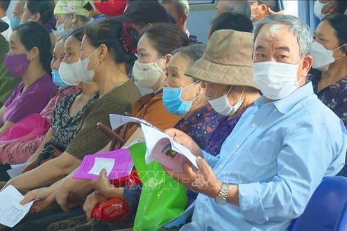 Người dân cần chủ động phòng, chống COVID-19 và các bệnh về hô hấp