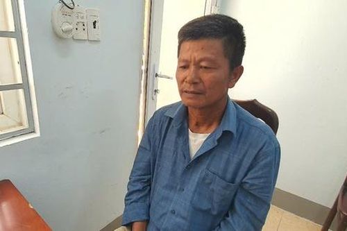 Bắt đối tượng ném ly thủy tinh gây trọng thương bạn nhậu rồi bỏ trốn sang Campuchia