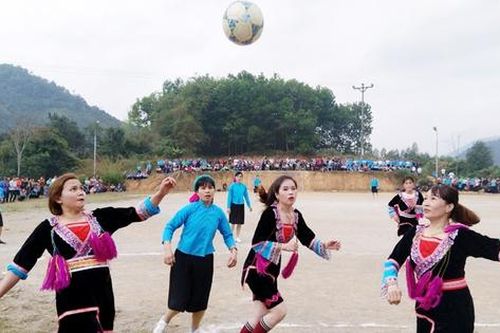 Nét hấp dẫn riêng của đội bóng đá nữ trên đỉnh Pò Hèn