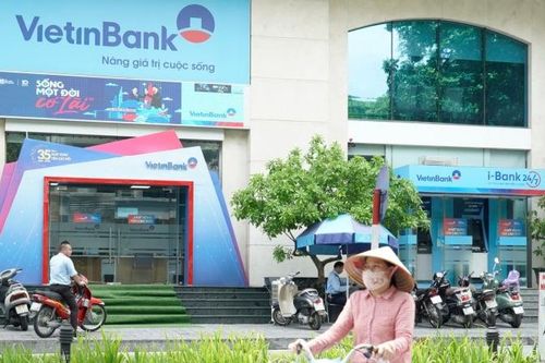 Đằng sau động thái đóng cửa loạt phòng giao dịch của VietinBank