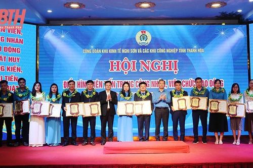 Nhân rộng điển hình tiên tiến trong công nhân, viên chức, lao động