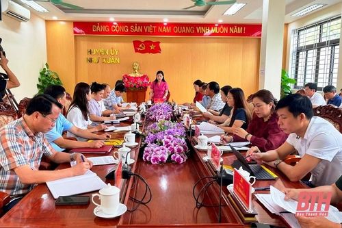 Kiểm tra, đôn đốc việc triển khai sắp xếp đơn vị hành chính cấp xã; hỗ trợ xây dựng nhà ở cho hộ nghèo tại huyện Như Xuân