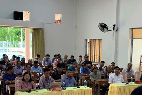 Cử tri xã Mỹ Hòa Hưng trăn trở chế độ chính sách đối với cán bộ không chuyên trách