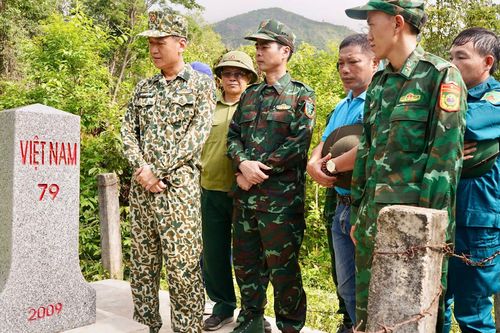 Mỗi người dân là một ''cột mốc sống' bảo vệ biên giới