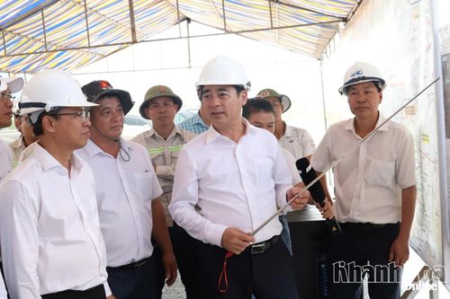 Bí thư Tỉnh ủy Nghiêm Xuân Thành kiểm tra 2 dự án giao thông trọng điểm