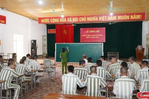 Lớp học đặc biệt trong Trại giam Yên Hạ