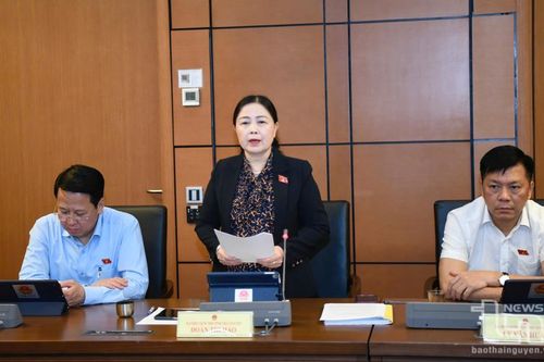 Đại biểu Quốc hội thảo luận tổ: Thống nhất cao chủ trương miễn, hỗ trợ học phí cho học sinh