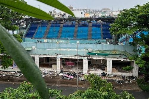 Thấy gì từ việc sân khấu Lan Anh, Trống Đồng đóng cửa?