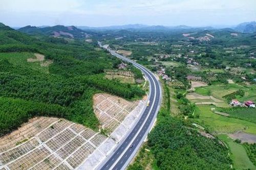 Sớm đầu tư cao tốc từ Mộc Châu đến cửa khẩu Tây Trang quy mô 4 làn xe