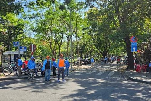 Huế: Chưa cắm biển báo giới hạn tốc độ, xe động cơ điện buộc phải dừng hoạt động