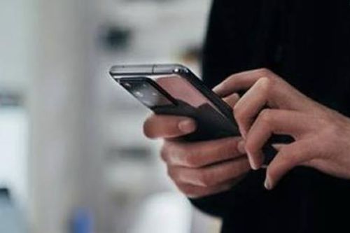Tin lời kẻ giả mạo công an phường, người phụ nữ 53 tuổi mất nửa tỷ đồng