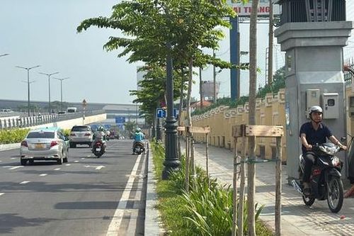 Sở Xây dựng TP.HCM sẽ nắn dòng xe đi đúng làn ở trước nhà ga T3