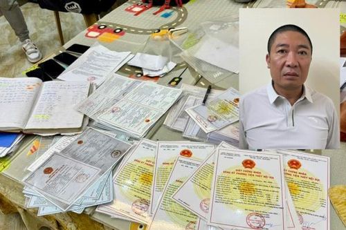 Khởi tố 4 đối tượng làm giả tài liệu để khai thác, vận chuyển cát trái phép
