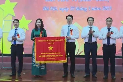 Kho bạc Nhà nước Khu vực I nhận Cờ thi đua