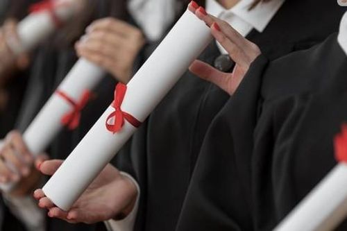 51% Gen Z thấy tấm bằng mất giá vì AI: Học đại học có đang trở nên lỗi thời?