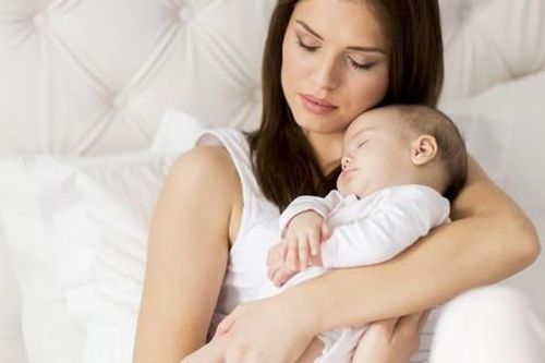 Lý do những bà mẹ bị trầm cảm sau sinh cần được tăng cường kết nối mẹ - con