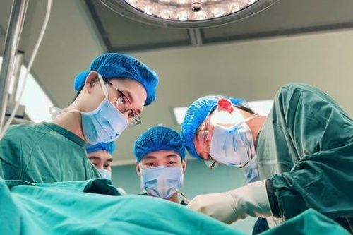 Bộ Y tế đề xuất mức phụ cấp ưu đãi theo nghề của người lao động tại cơ sở y tế công lập, cao nhất là 70%