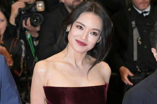 Thư Kỳ đầy khí chất