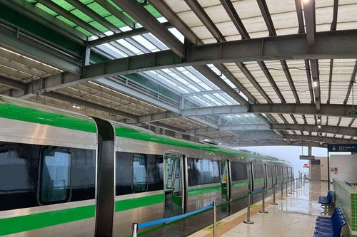 Ga tàu Cát Linh - Hà Đông dột sau mưa lớn