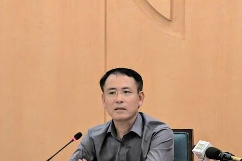 Sớm tháo gỡ vướng mắc để đưa các xe chở rác chuyên dụng mới nhập khẩu vào khai thác tại Hà Nội