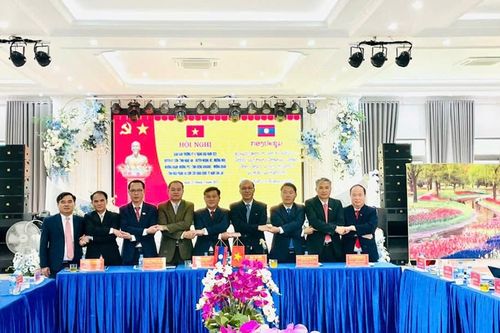 Thắt chặt hợp tác, gắn kết tình hữu nghị Việt - Lào nơi biên giới
