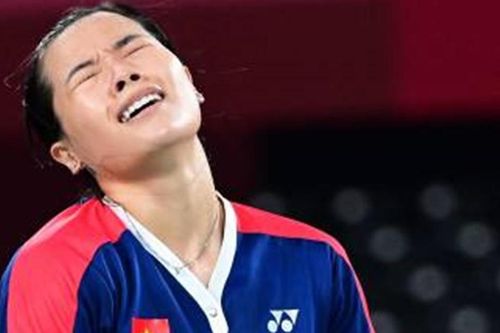 Hoa khôi cầu lông Thùy Linh thua tay vợt số 2 thế giới, dừng bước ở tứ kết Malaysia Masters 2025