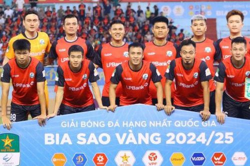 Văn Lâm, Hoàng Đức không lo mất suất dự V-League 2025/26