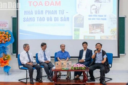 Tọa đàm khoa học 'Nhà văn Phan Tứ-Sáng tạo và Di sản'
