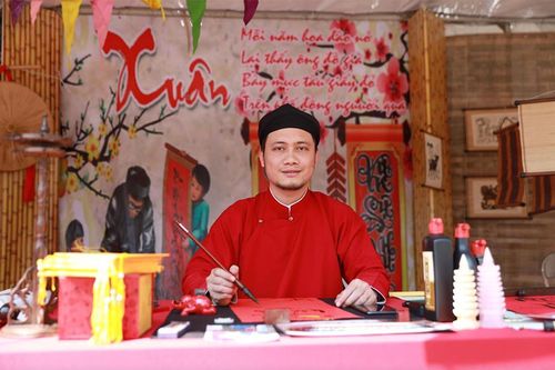 Thầy đồ trẻ Nguyễn Bá Đức: Gieo chữ tâm, giữ nét Việt trên trang giấy