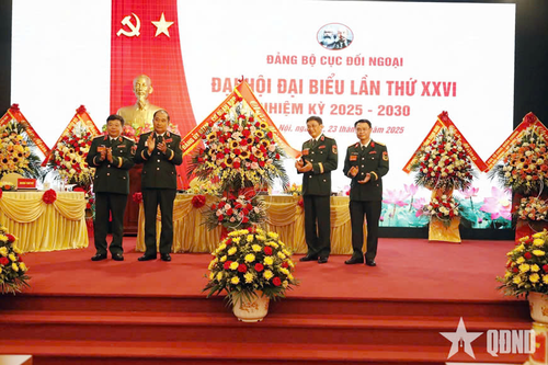 Thượng tướng Phùng Sĩ Tấn dự Đại hội đại biểu Đảng bộ Cục Đối ngoại