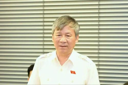 Lãng phí từ 'đất vàng' đến mâm cơm liên hoan