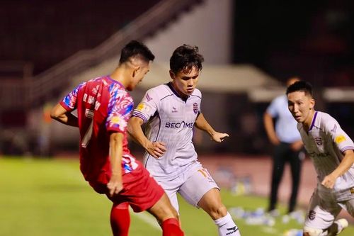 HLV Nguyễn Anh Đức thắng trận đầu tiên cùng Bình Dương