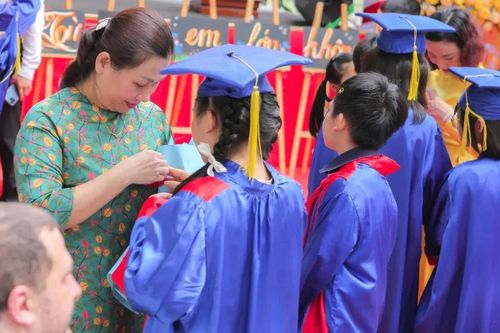 Lễ tri ân đầy xúc động của hơn 300 học sinh khối lớp 5
