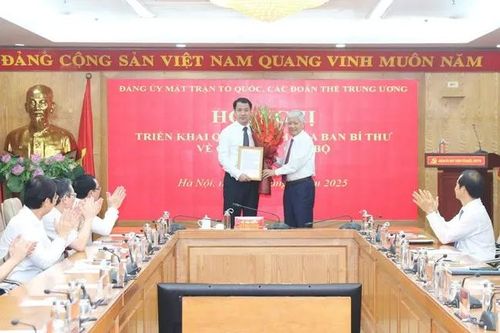 Đồng chí Ngô Văn Cương giữ chức Phó Bí thư chuyên trách Đảng ủy MTTQ, các đoàn thể Trung ương