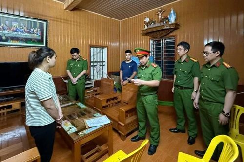 Khởi tố 4 đối tượng làm giả tài liệu để khai thác cát trộm