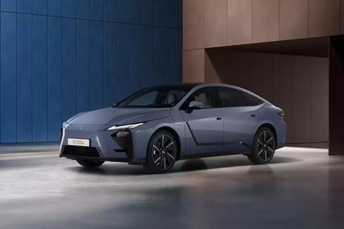 Lexus ES 2026 tham vọng 'hất cẳng' BMW 5-Series ở châu Âu
