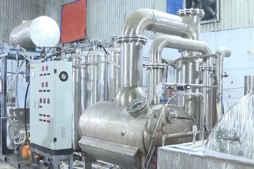 'Bóc trần' công xưởng sản xuất 'khí cười'