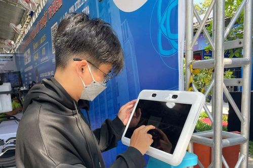 Robot điểm danh – sáng tạo của những người trẻ không ngừng học hỏi