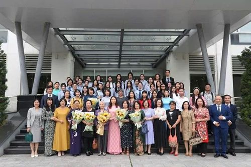 Những bóng hồng ngoại giao Việt Nam: 80 năm gánh vác sứ mệnh, kiến tạo vị thế, truyền lửa tương lai