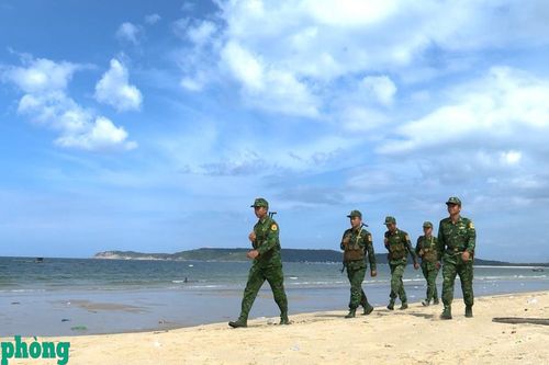 Ngời sáng nghĩa tình quân dân bên vịnh Xuân Đài